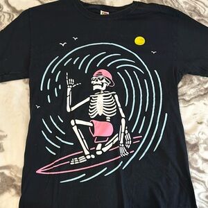 Skeleton Chillin Graphic Tee Shirt
